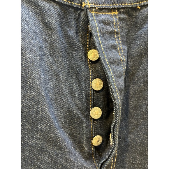 NWT Levi's 501 Men's Classic Fit Blue Denim Shorts with Frayed Hem Size 44 - Picture 5 of 14